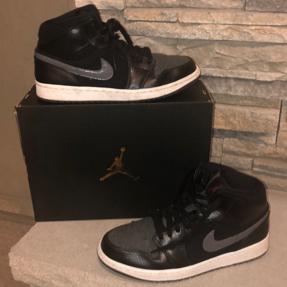 AIR JORDAN 1 MID PREM